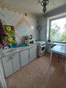 продам 3 кімнатну квартиру