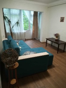 Продам впорядковану, затишну трикімнатну квартиру на Лісовому проспекті, 6а