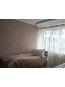 Продаж 84/100 частки будівлі готелю 1362 м² в центрі м. Сарни (діючий бізнес)