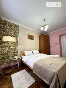 Здам подобово 2к квартиру на вул. Підмурна 5 • ID 35037354