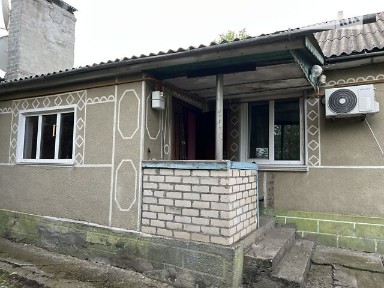 Продаж 1 поверхового будинку з верандою і ділянкою на 16.9 сотки, 105.8 кв. м, 5 кімнат, на вул. Соборна 74 • ID 35050349