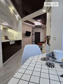 Довготривала оренда 2к квартири на вул. Набережна Перемоги 62 • ID 35050733
