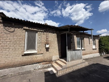 Продається будинок в центрально -міському районі.