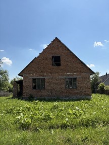 Продаж будинку! Приватизована земельна ділянка з незакінченим будівництвом!