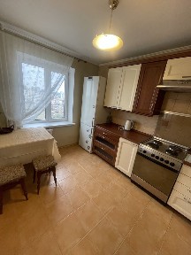 Оренда Братства тарасівців ( Декабристів ), 12/37 охайна 3 к. кв. 94 кв. м