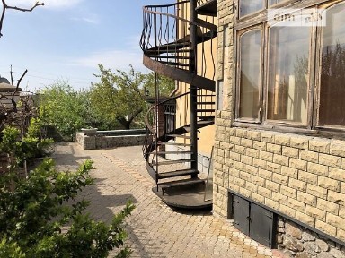 Продаж 2 поверхового будинку з ділянкою на 13 соток, 297.2 кв. м, 3 кімнати, на вул. Весняна • ID 35051547