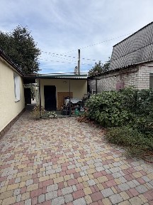 Окремий будинок, вул Юнатів (Запопоріжжя Ліве перехрестя з Шевченківським ) біля вул Електрична