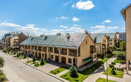 Просторий та комфортабельний двоповерховий таунхаус