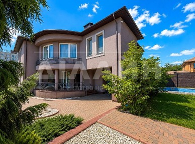Суперексклюзивна пропозиція в центрі Запоріжжя | 293,5 м² | басейн | 8,1 сотки