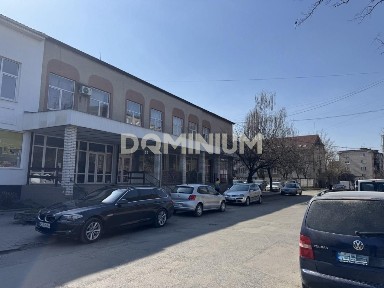 Магазин + офіси + склад, 520 м², прохідне місце, м.Виноградів