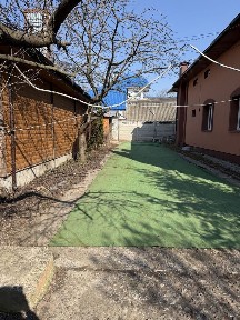 Продаж комерціного приміщення і комерційної землі 30 сот Обарів