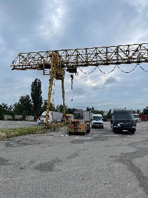 Здається в оренду козловий кран та площадка