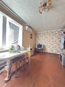 Продаж 2-х кімнат у гуртожитку вул. Кременчуцька