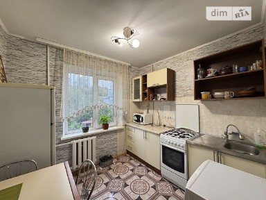 Здам в оренду кімнату на вул. Степана Бандери 10/2 довгостроково • ID 35052279