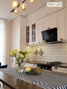 Продаж 3к квартири 94 кв. м на вул. Зоряна • ID 35052211