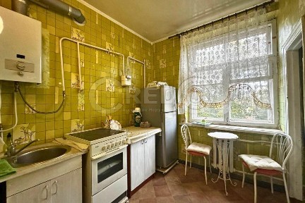 Продаж 2-кімнатної квартири 49 м², Соборності вул.