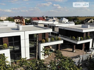 Продаж 2 поверхового дуплекса з ділянкою на 2.7 сотки, 170 кв. м, 5 кімнат, на вул. Академіка Сергія Корольова • ID 35056131