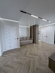 Продаж квартири 3 спальні + велика кухня-вітальня, Квартира для великої сім'ї у центрі - парк, озеро, школа поруч