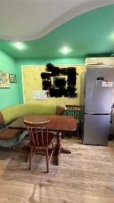 Продам 3х кімнатну квартиру переплановану у 2 кімнатну по вул. Комарова