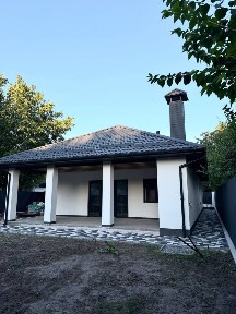 Будинок новобудова в нагірній частині