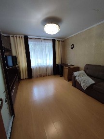 Продам 3-х кімнатну квартиру з ремонтом і мебелью
