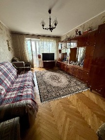 Продається 2 кімнатна Чешка Центр міста