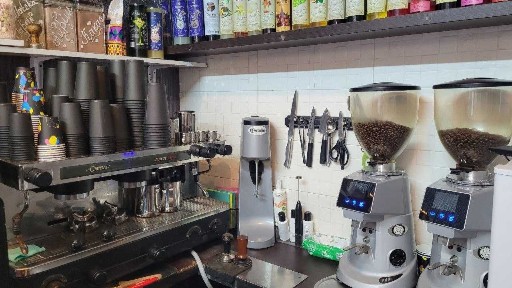 Кав'ярня з обладнанням в довгострокову оренду