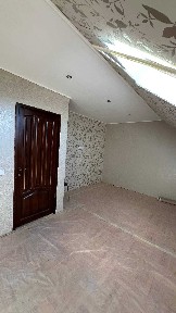 Продається будинок у центрі Микитинців, 12 соток, гараж, літня кухня.