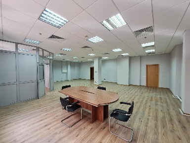 Оренда офісу 131 м², Верхній Вал вул.