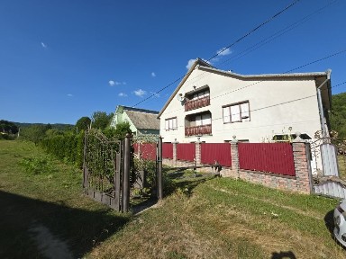 Продаж двоповерхового будинку в с. Плаюц