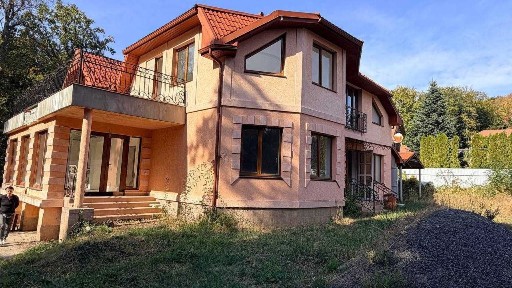 Продаж 2поверх. будинку в Мукачеві біля лісу | 335 м² | 21 сотка