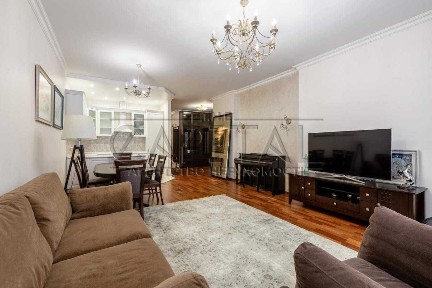 Продаж 2 кімнатна Квартира 80 м2 ГЕНЕРАТОР Печерськ Коновальця 36 В ПАРКІНГ