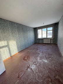 Продажться бюджетна 3х кімнатна квартира по вул. Дружби Народів.