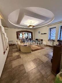Совіньйон-2: 3 спальні, гараж, підвал, власний двір та цілодобова охорона