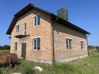 Продається великий будинок с. Чернихівці.
