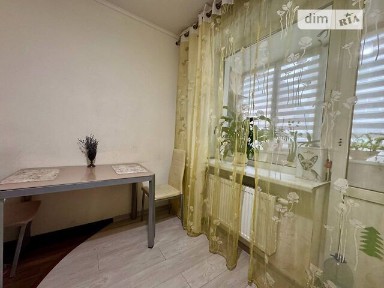 Продаж 2к квартири 40 кв. м на вул. Миколи Руденка • ID 35062422