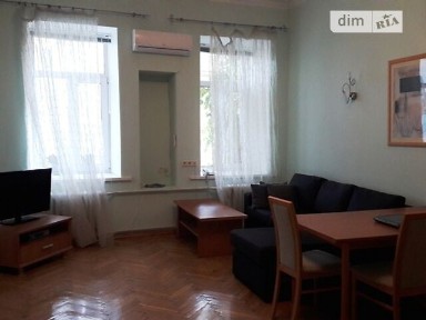Довготривала оренда 2к квартири на пров. Десятинний 7 • ID 35063520