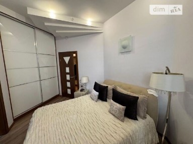 Продаж 3к квартири 78 кв. м на вул. Олеся Гончара 77 • ID 35064833
