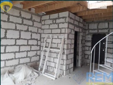 Продаж 2к квартири 70 кв. м на вул. Лещенка Петра • ID 35063494