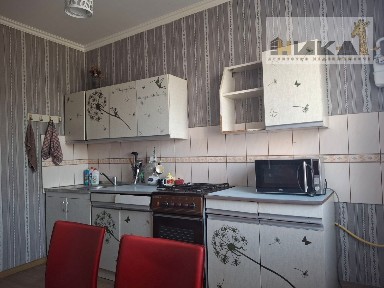 Продаж 4-кімнатної квартири 86 м², Зестафонська вул.