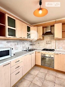 Продаж 3к квартири 71 кв. м на вул. Березняківська 30 • ID 35066191