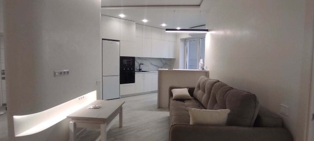 Оренда 2-кімнатної квартири 78 м², Херсонська вул., 9б