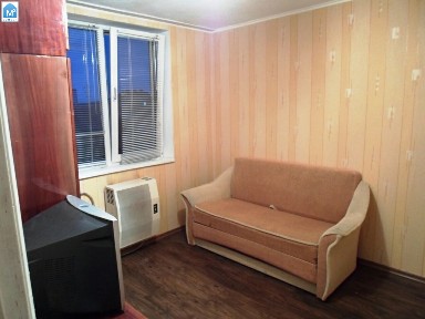 Здаю 1-кім. кв Власник вул. Юності, індивід. опалення, 250$/міс+кп. Тел: **********