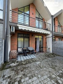 Продаж 2 поверхового таунхауса з ділянкою на 1.5 сотки, 90 кв. м, 4 кімнати, на Водопровідна 4 • ID 35067508