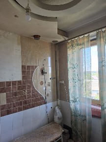 Продам 1 к кв Змиев. Центр. ЖД вокзал.