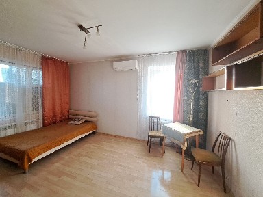 Сдам 1-ую квартиру Черёмушки ул. Варненская/ул. Инглези 40м 7000грн длительный срок