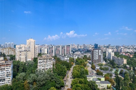 Продам видову 3-х к. квартиру в ЖК Смарагдовий