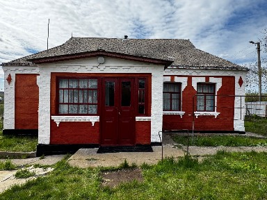 Продається житловий будинок із великою земельною ділянкою в селі Гродзеве, Уманський район, Черкаська область.