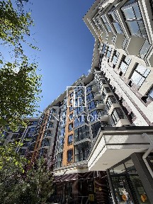 Продам однокімнатну квартиру без ремонту! Виїзд на Варшавську трасу. Стяжка, штукатурка, 47м2. Індивідуальне газове опалення. Ліс, парк. Єоселя