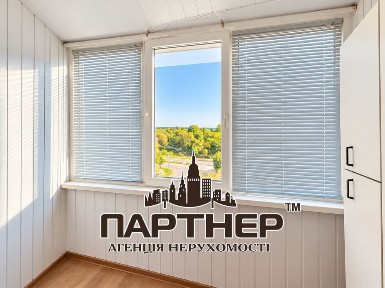Продаж двокімнатноі квартири у цегляному будинку.